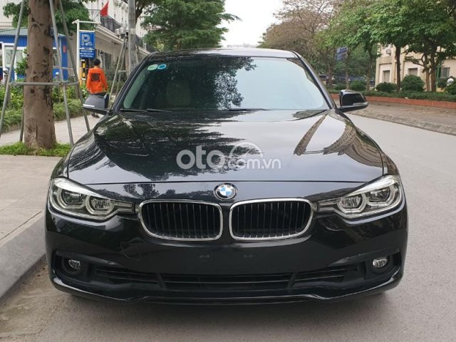 Cần bán lại xe BMW 320i sản xuất 2016 xe đẹp giá tốt