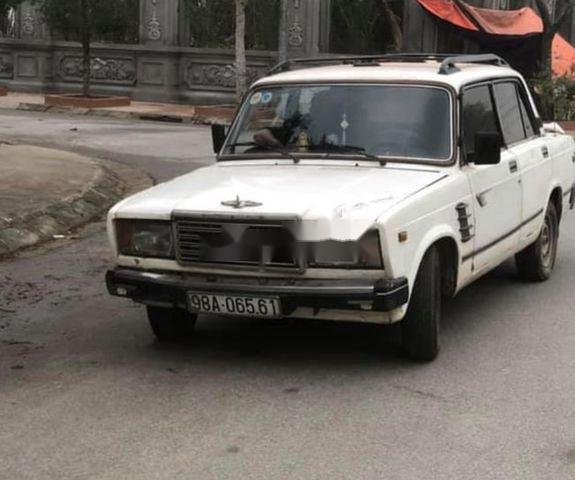 Bán xe Lada 2107 đời 1988, màu trắng, nhập khẩu nguyên chiếc chính chủ, giá chỉ 22 triệu0