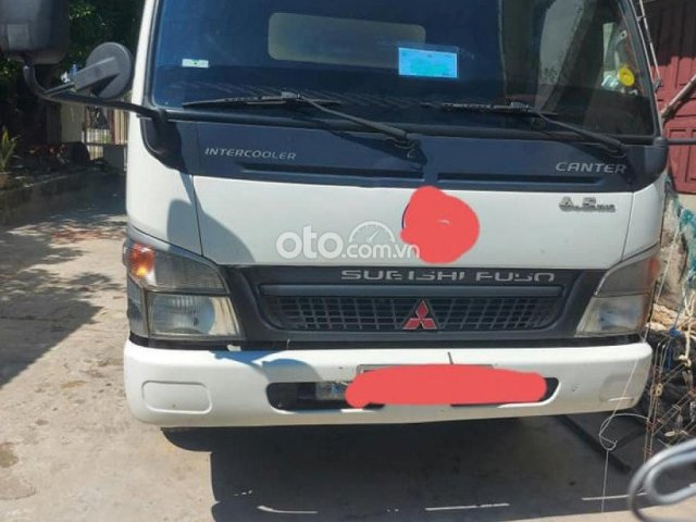 Xe Mitsubishi Canter sản xuất năm 2012, màu trắng