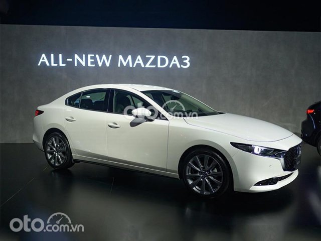 Bán xe Mazda 3 2.0L Signature Luxury sản xuất năm 2021, màu trắng0