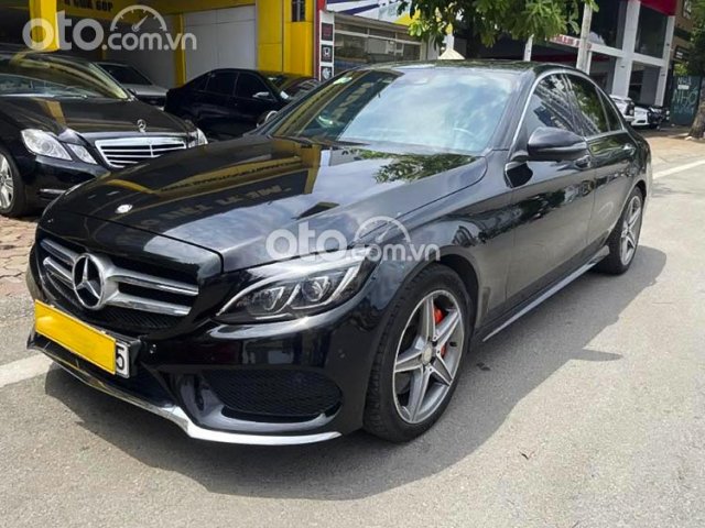 Xe Mercedes C300 sản xuất 2016, màu đen còn mới0