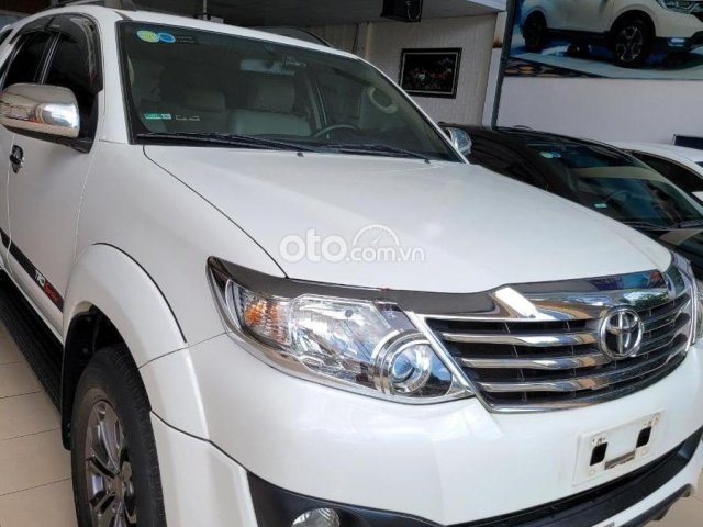 Bán Toyota Fortuner sản xuất 2015, màu trắng