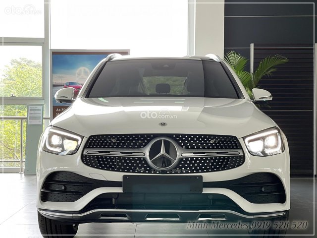 Thuế trước bạ 5% - thời điểm mua xe Mercedes GLC300 v1 mới tốt nhất trong năm- liên hệ ngay2