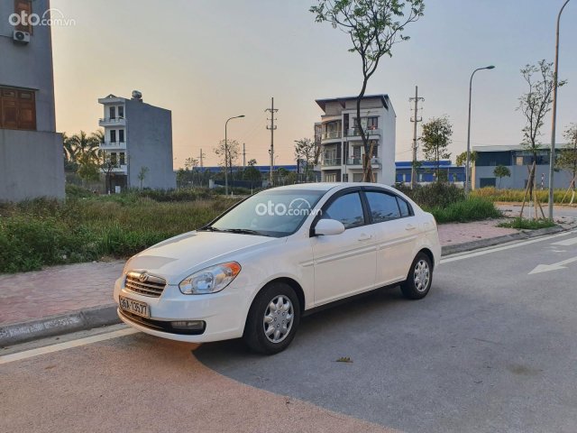 Cần bán xe Hyundai Verna sản xuất năm 2009