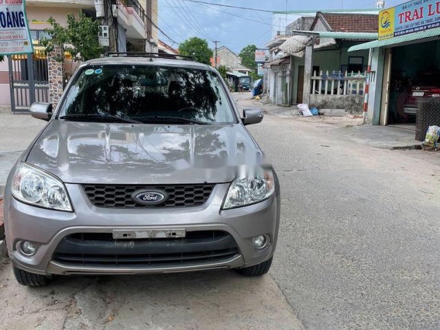 Xe Ford Escape sản xuất 2012, giá tốt, xe còn mới