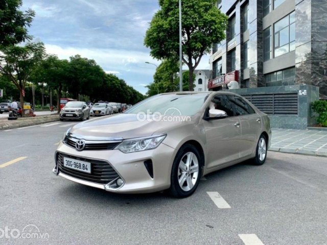 Bán ô tô Toyota Camry 2.5Q sản xuất năm 2016, màu bạc còn mới, 798 triệu