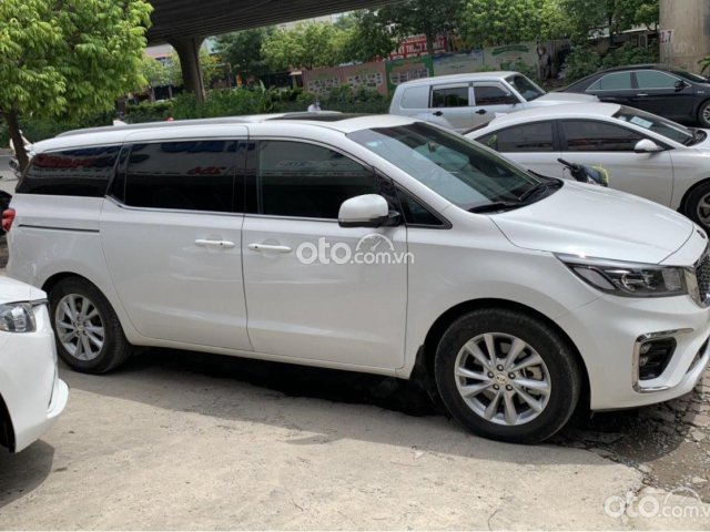 Bán ô tô Kia Sedona Platinum D đời 2018, màu trắng, giá 999tr