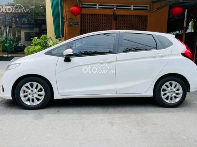 Bán ô tô Honda Jazz đời 2018, màu trắng, xe nhập còn mới0