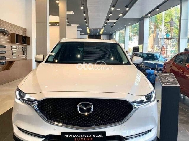 Cần bán xe Mazda CX 5 đời 2021, màu trắng.