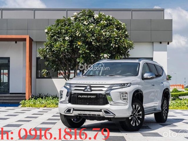 Cần bán Mitsubishi Pajero Sport D4 AT năm sản xuất 2021, màu bạc - Tặng 25 triệu thuế trước bạ0