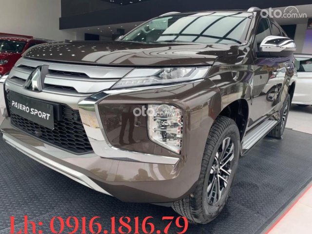 Bán ô tô Mitsubishi Pajero Sport D4 AT sản xuất năm 2021, màu nâu0