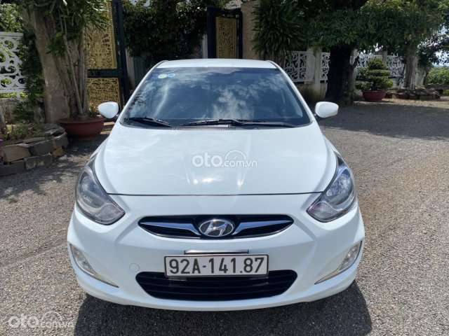 Cần bán Hyundai Accent năm 2012, full option, 295tr, giao ngay0