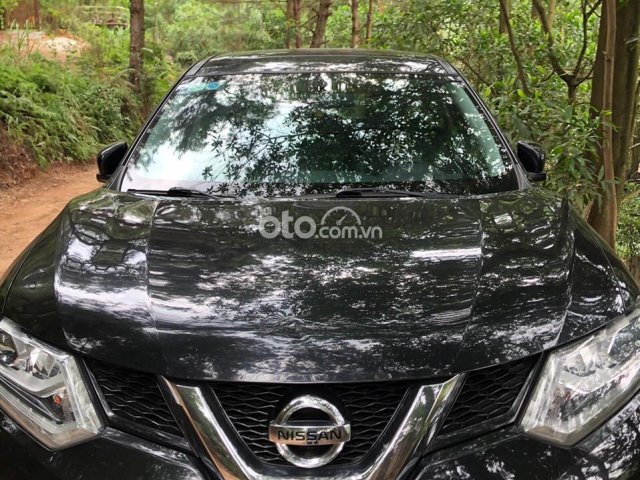 Bán xe Nissan X trail đời 2018 màu đen full option, giá cả hợp lí0