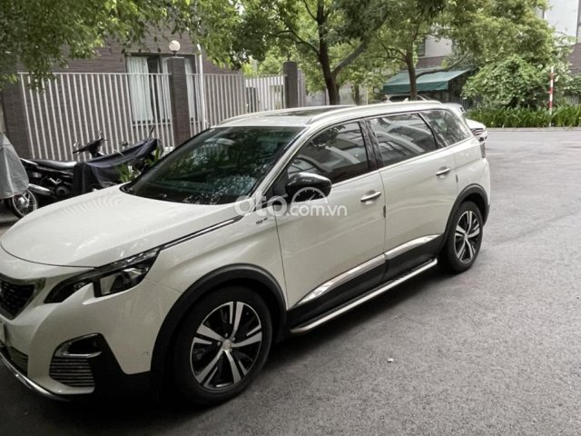 Cần bán gấp Peugeot 5008 sản xuất năm 2018