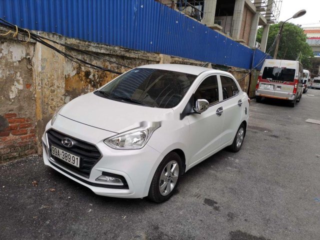 Bán xe Hyundai Grand i10 AT sản xuất năm 2020, màu trắng còn mới0