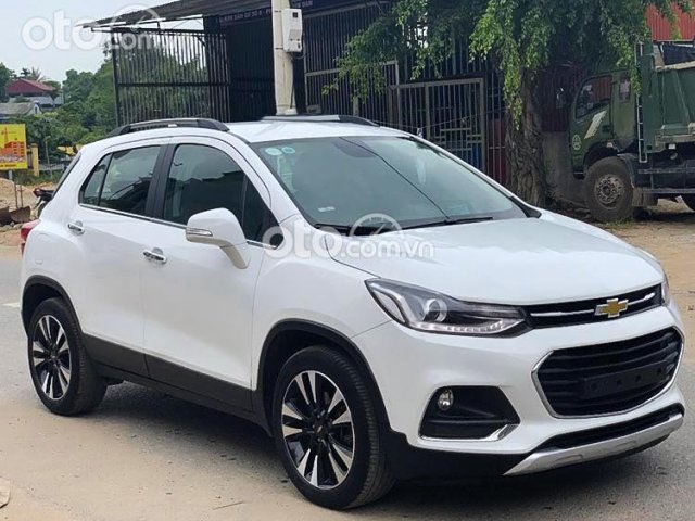 Bán Chevrolet Trax 1.4AT năm 2017, màu trắng, nhập khẩu còn mới, giá 465tr0