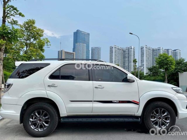 Bán Toyota Fortuner năm sản xuất 2016, màu trắng còn mới, 678tr