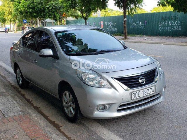 Cần bán lại xe Nissan Sunny 2016, màu bạc số tự động, giá 350tr