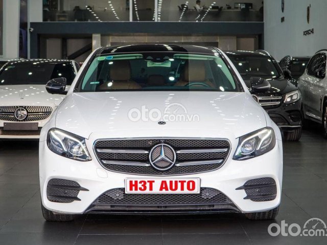 Cần bán Mercedes E300 AMG đời 2020, bank hỗ trợ 70% giá trị xe