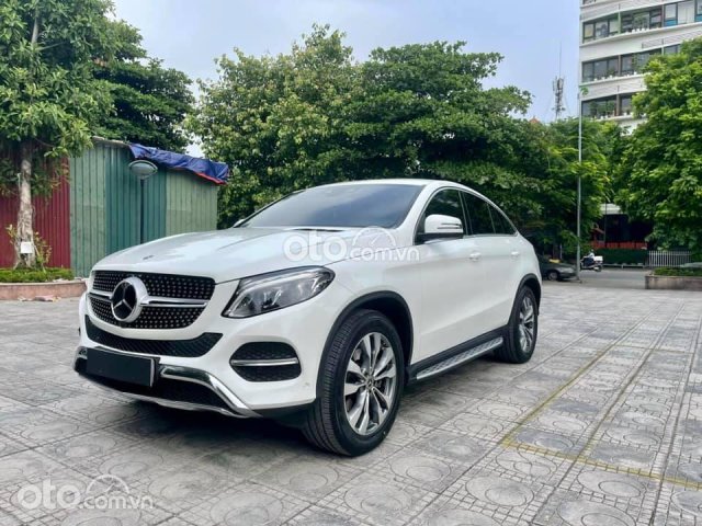 Cần bán gấp Mercedes GLE 400 năm sản xuất 2019, màu trắng0