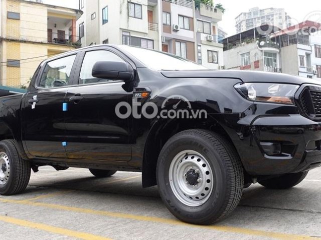 Bán xe Ford Ranger XLS AT 4x2 năm sản xuất 2021, màu đen0