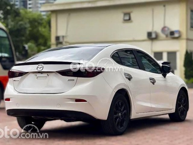 Cần bán lại xe Mazda 3 1.5 sản xuất 2018, màu trắng còn mới, 570 triệu