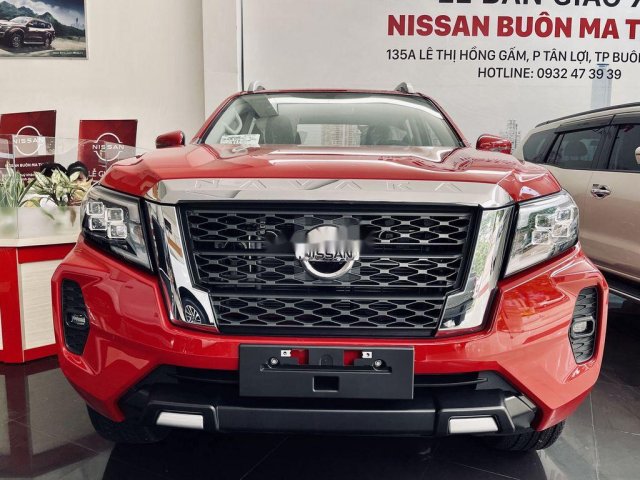 Cần bán Nissan Navara năm sản xuất 2021, màu đỏ, xe nhập, giá tốt