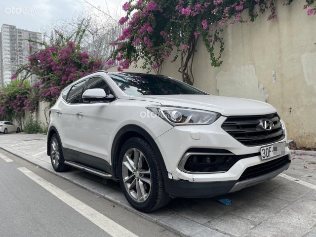 Santafe 2.4 4WD xăng, Sx 11/2017, ODO 6 vạn km0