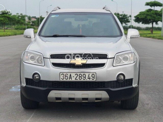 Bán ô tô Chevrolet Captiva LT 2.4 MT đời 2008, màu bạc còn mới, giá 200tr0