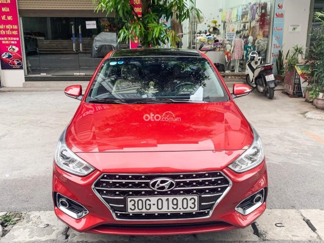 Bán Hyundai Accent năm 2018, màu đỏ còn mới, giá thương lượng0