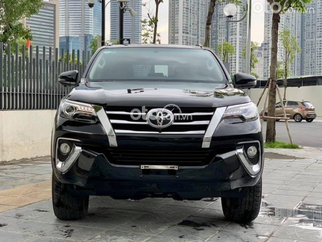 Bán Toyota Fortuner 2.8AT 4x4 2018, màu đen0