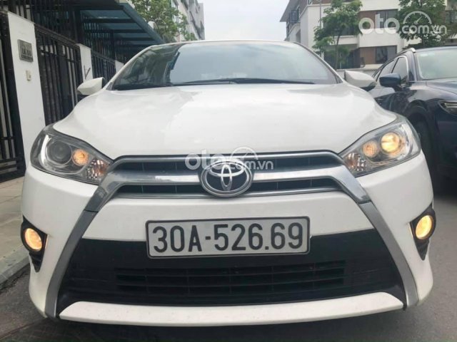 Cần bán Toyota Yaris đời 2015, màu trắng, giá tốt0