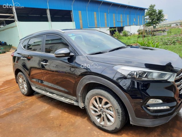 Bán Hyundai Tucson sx 2019, màu đen, 700 triệu0