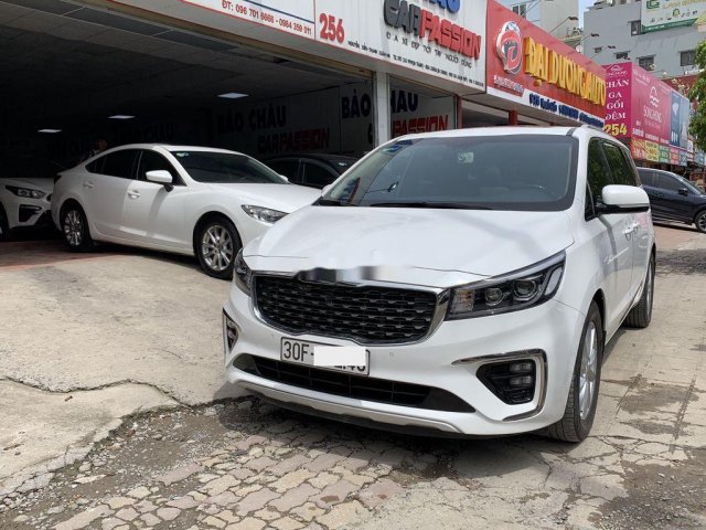 Bán ô tô Kia Sedona 2018, màu trắng giá cạnh tranh0