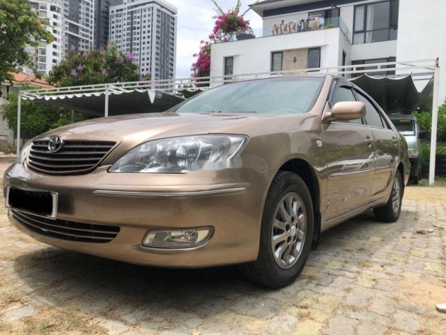 Cần bán lại xe Toyota Camry sản xuất 2004, nhập khẩu nguyên chiếc còn mới, giá chỉ 275 triệu0