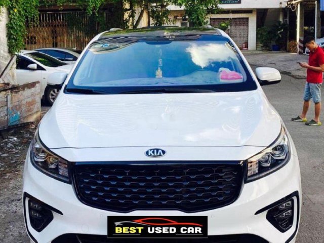 Cần bán Kia Sedona đời 2019, màu trắng còn mới0