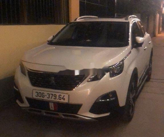 Cần bán lại xe Peugeot 3008 đời 2018, màu trắng, nhập khẩu nguyên chiếc còn mới