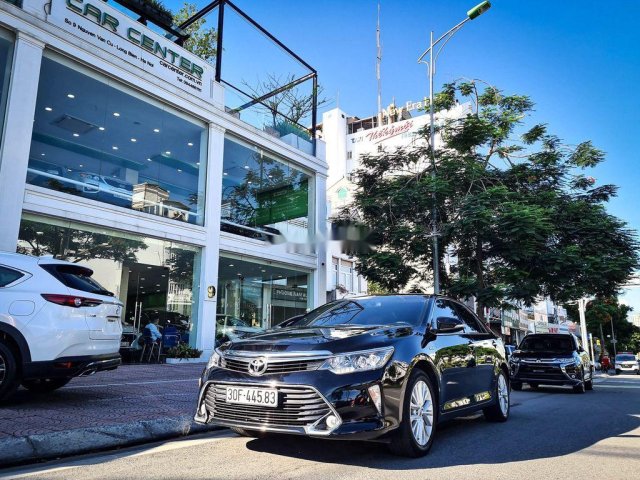 Cần bán Toyota Camry 2.0E sản xuất năm 2018, giá tốt0