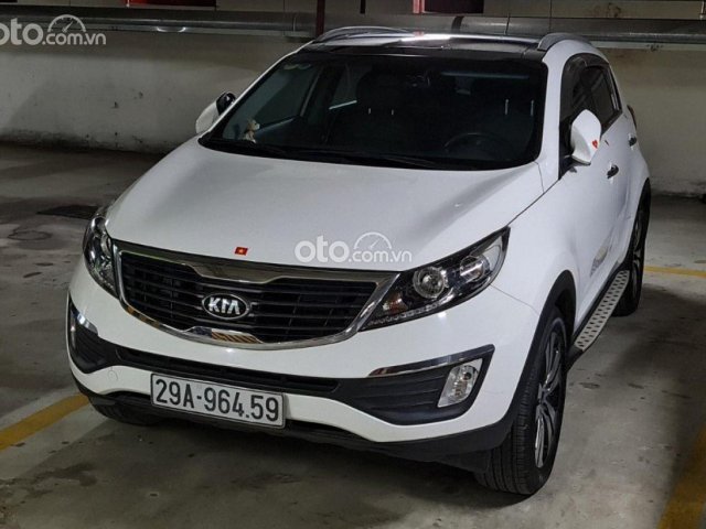 Cần bán gấp Kia Sportage 2.0 AT sản xuất năm 2013, màu trắng, xe nhập  