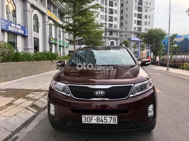 Cần bán Kia Sorento sản xuất năm 2015, màu đỏ, 615 triệu