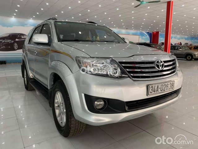 Bán ô tô Toyota Fortuner đời 2012, màu bạc số tự động, 425 triệu