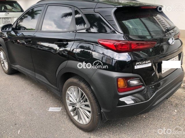 Cần bán xe Hyundai Kona 2.0 AT 2019, màu đen còn mới, giá tốt0