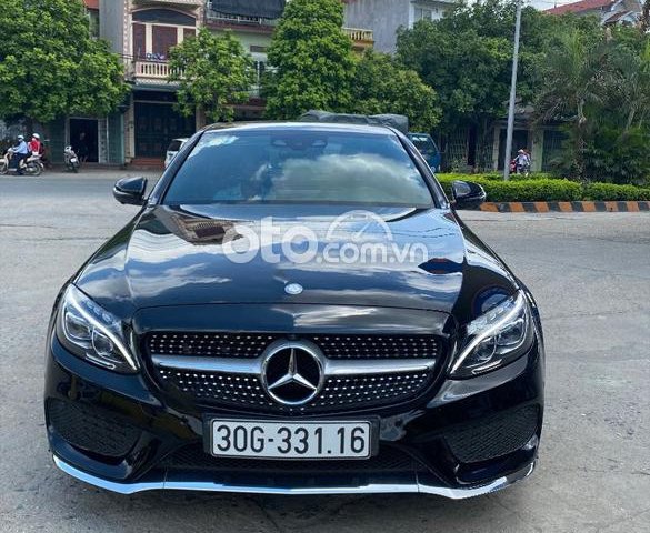 Bán ô tô Mercedes C300 năm 2016, màu đen còn mới0