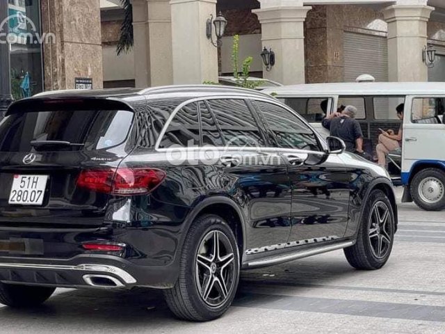 Bán lại giá ưu đãi nhất chiếc Mercedes Benz GLC300 4Matic 20200