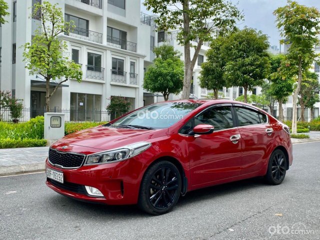 Cần bán Kia Cerato 1.6AT năm 2017 màu đỏ pha lê biển HN giá sốc