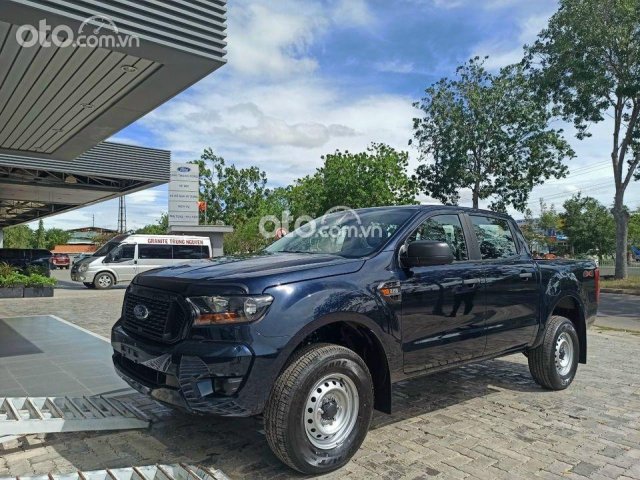 Ford Ranger Limited XL 2.2L MT 4x4 2021, màu xanh lam trả góp lên 80%