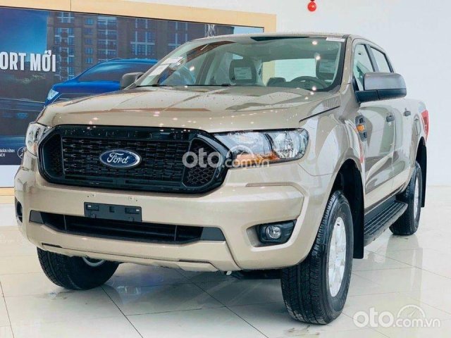 Ford Ranger Wildtrak 2.0L AT 4x4 đời 2021, màu vàng, có xe giao ngay0