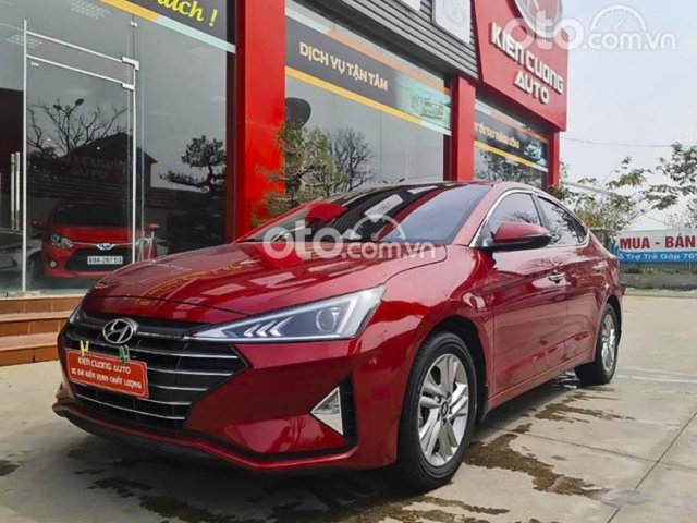 Cần bán gấp Hyundai Elantra 1.6 AT sản xuất năm 2019, màu đỏ