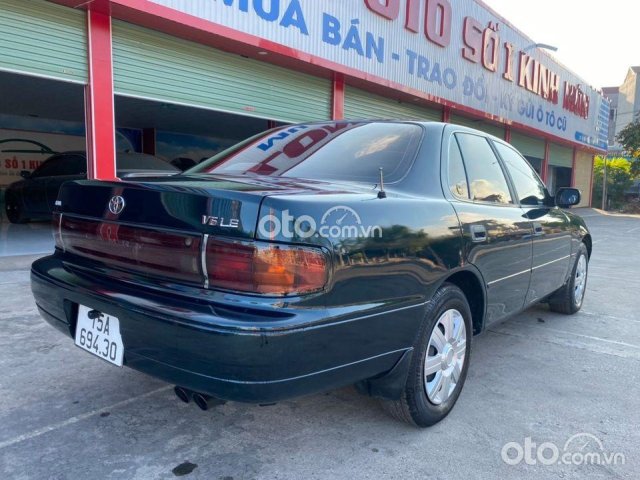 Cần bán xe Toyota Camry 3.0 V6 đời 1993, màu xanh lục giá mềm nhũn0