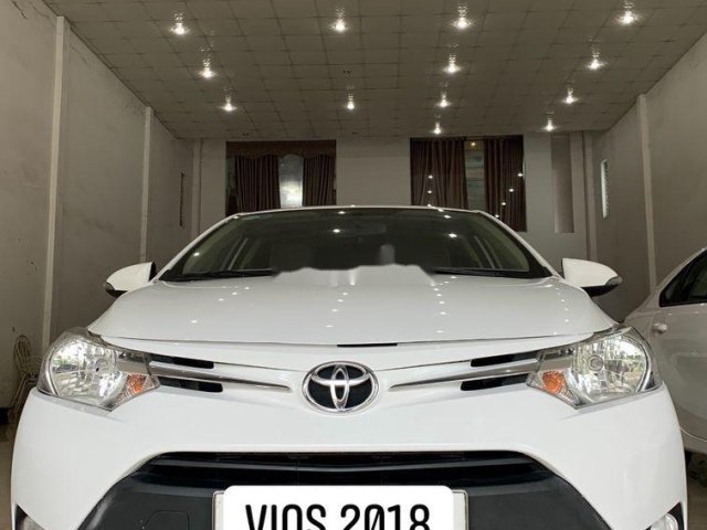 Cần bán xe Toyota Vios đời 2018, màu trắng số sàn0
